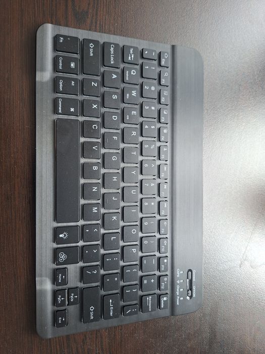 Безжична клавиатура Bluetooth