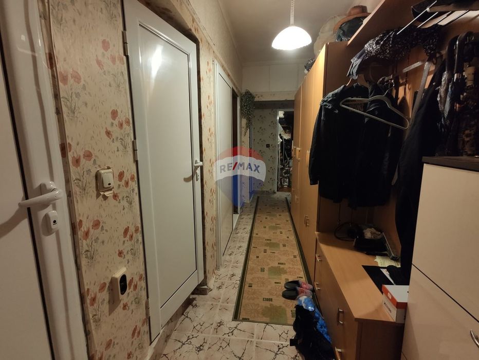 Апартамент с три отделни стаи, ж.к. Владислав Варненчик, гр. Варна П.