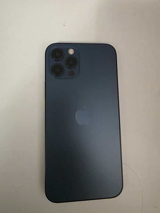 Iphone 12 Pro в перфектно състояние!