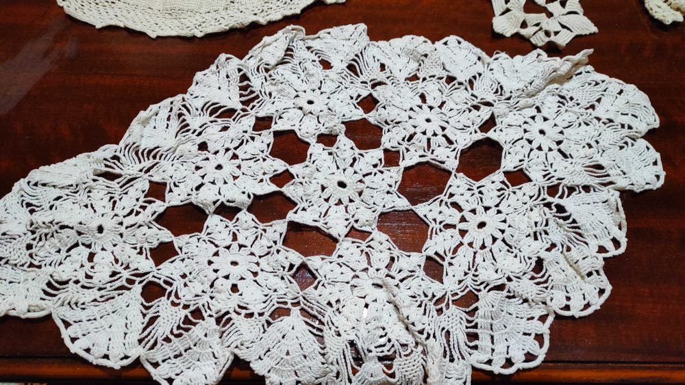 Mileu / Milieu - lucrat manual, din macrame, perioada comunista