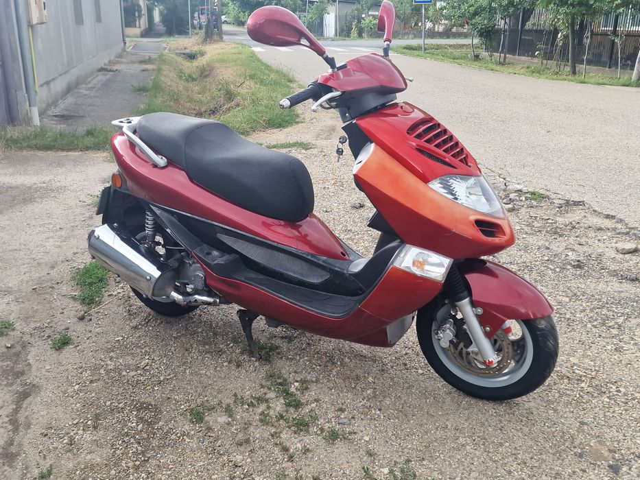 Scuter Kymco 250cc înmatriculat