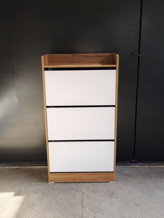 Yopiq oyoq kiyim javoni (обувьница закрытая)