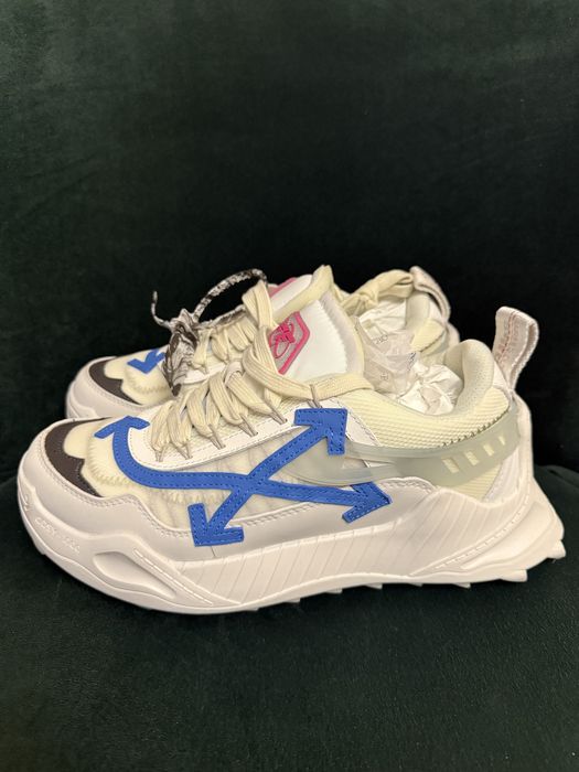 Vand adidasi off white