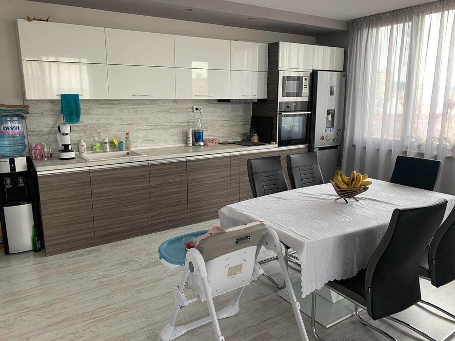 Продава се Четиристаен апартамент в Стара Загора, Център - 105 кв.м за 1477 €/кв.м - Снимка #3