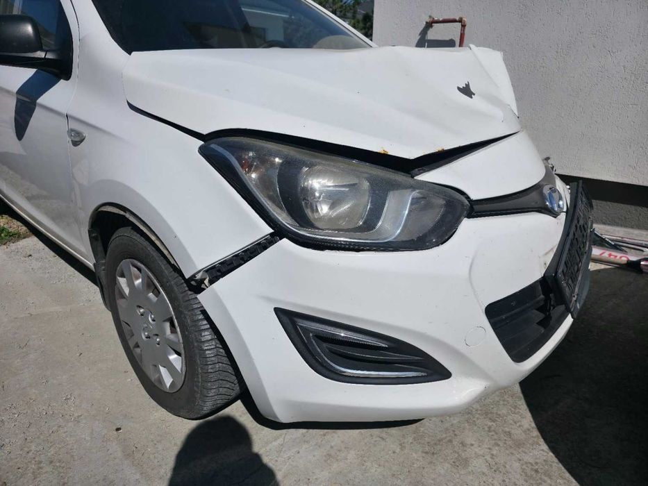 Hyundai i20 1.1 CRDi 2013 – avariat frontal – motor functional