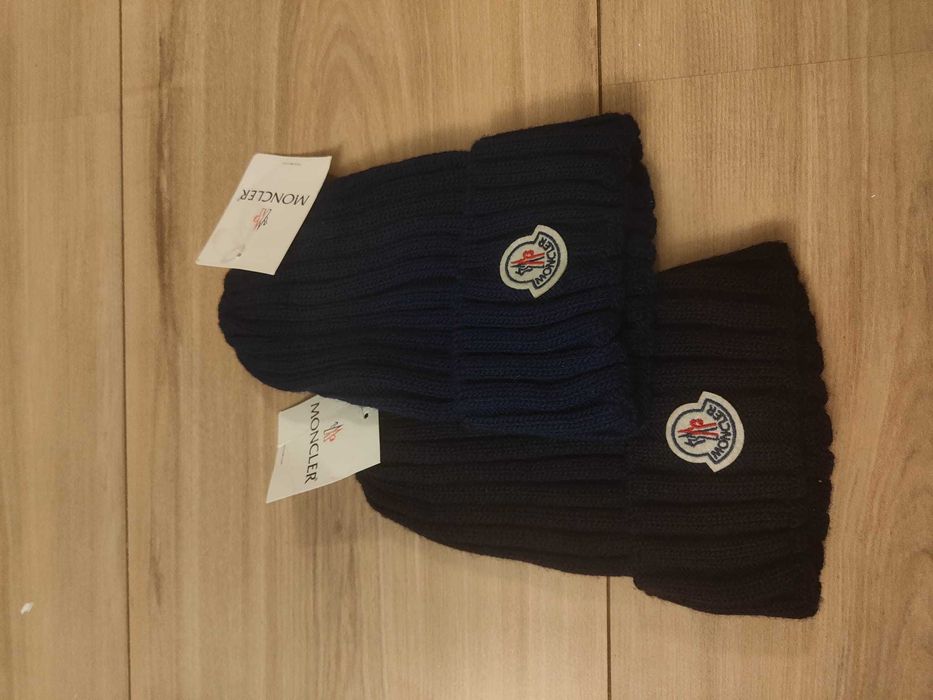 Vand caciuli baieti 60 lei