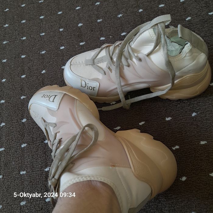 Turkiya DIOR brendidan Krasofka