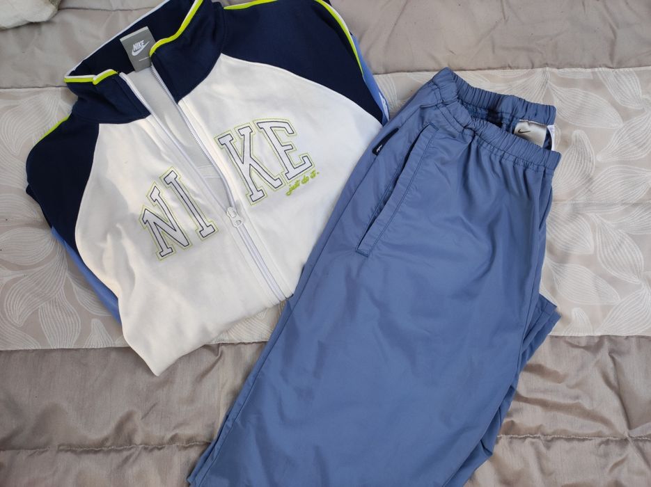 Оригинални Nike блузи