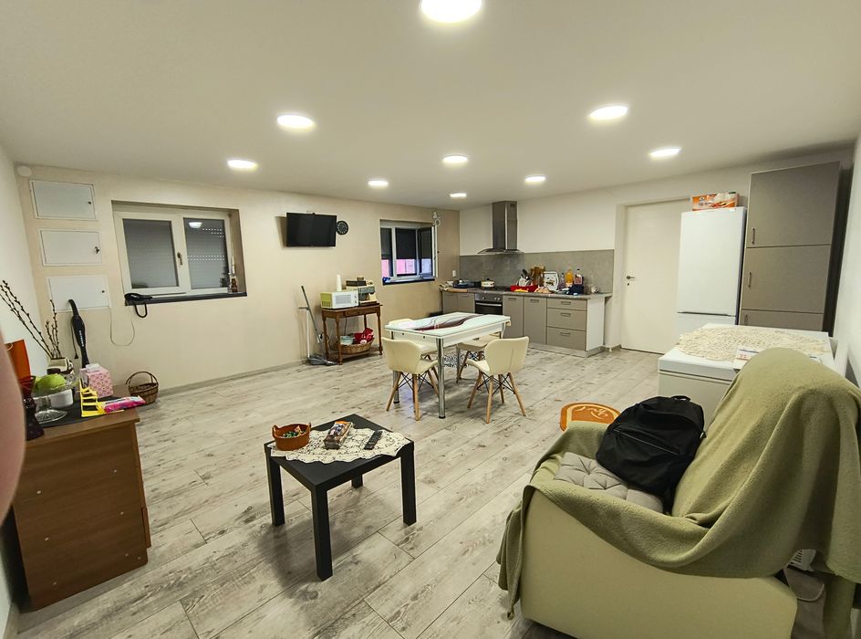 Casa Craiova renovată recent gata de mutare