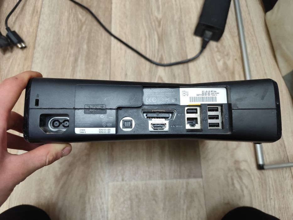 Продам xbox 360 в отличном состоянии