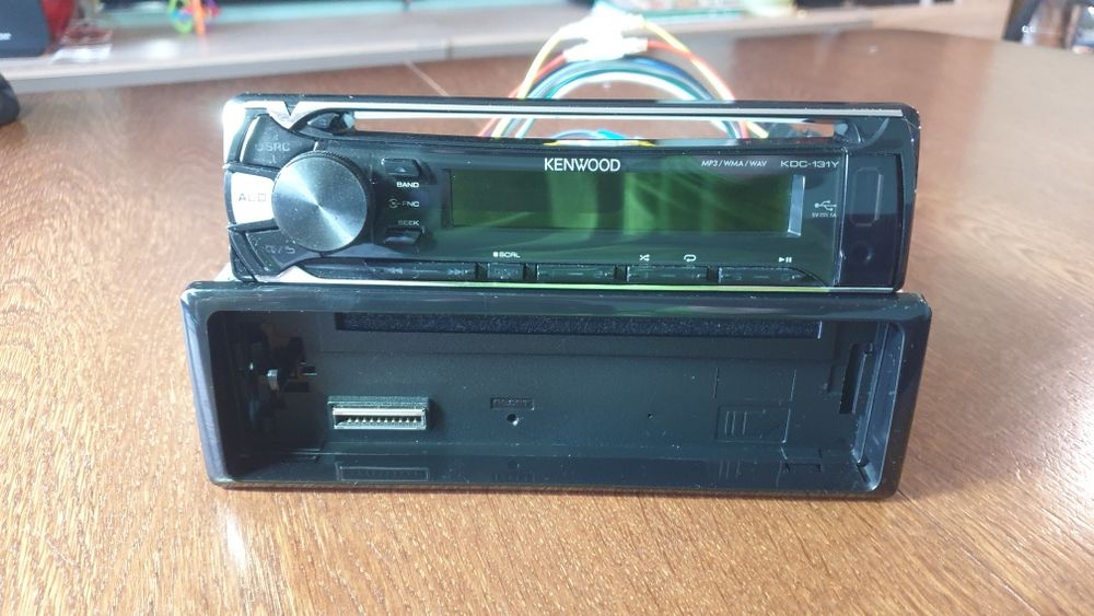 Авто радио плеър музика за кола Кенуулд Kenwood CD MP-3 USB AUX Цветове