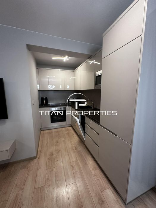 Дава се под наем Тристаен апартамент в Варна, Център - 120 кв.м за 1500 € - Снимка #6