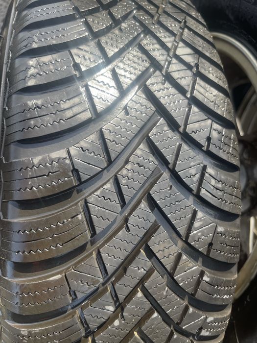 Jante aliaj R16 5x114,3 Hyundai Kia cu anvelope de iarna 215 70 R16