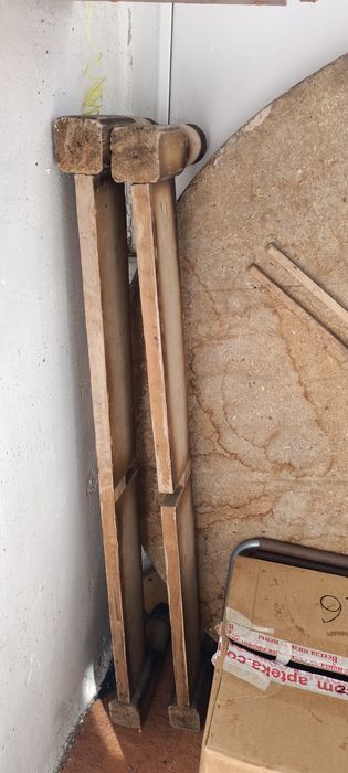 Круглый стол со съемными ножками