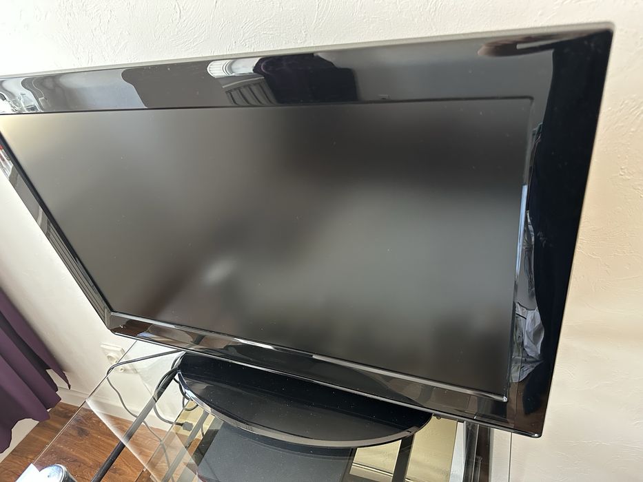 ЖК телевизор 32”