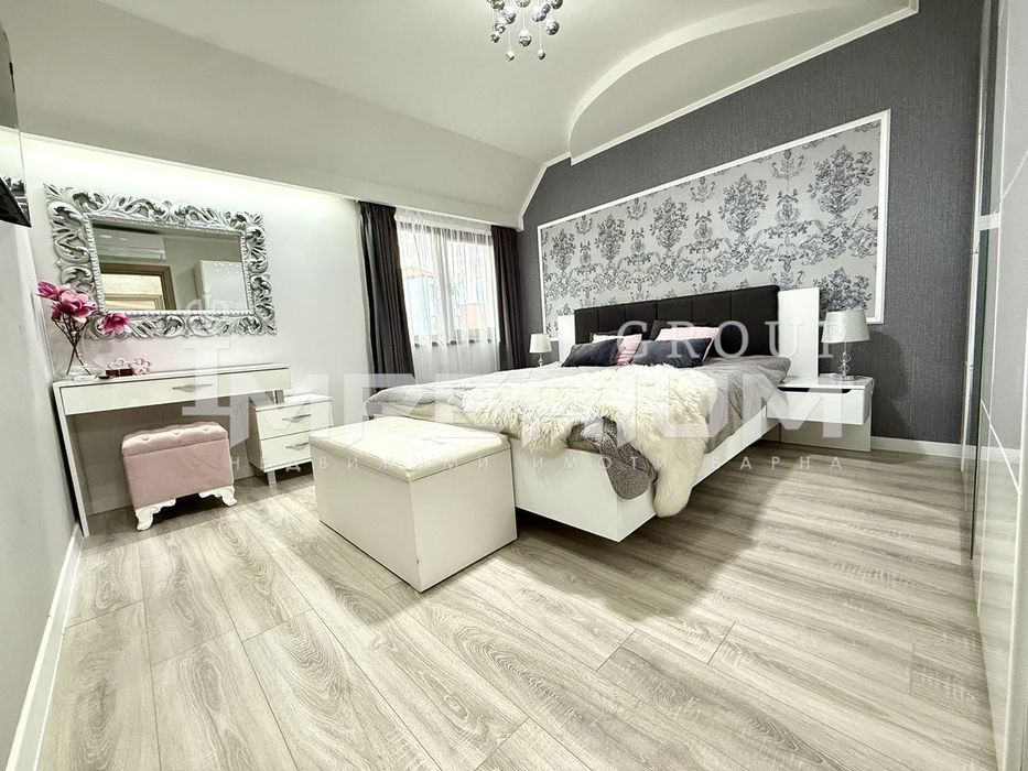 Дава се под наем Двустаен апартамент в Варна, Левски - 70 кв.м за 714 € - Снимка #12