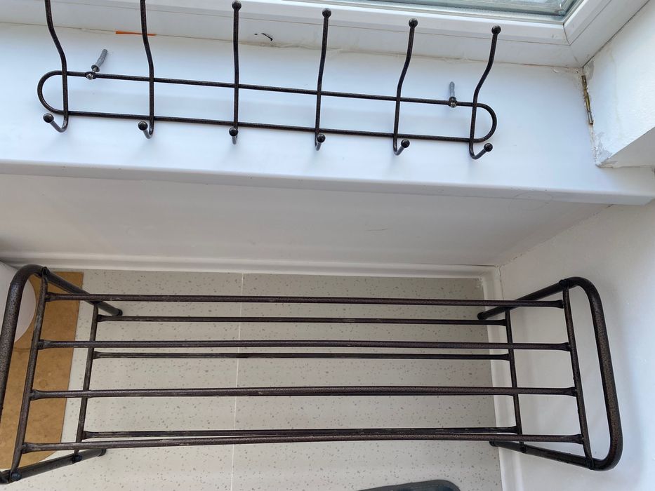 Обувница и настенная вешалка