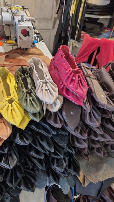 Opinci din piele naturală cu talpă cusută