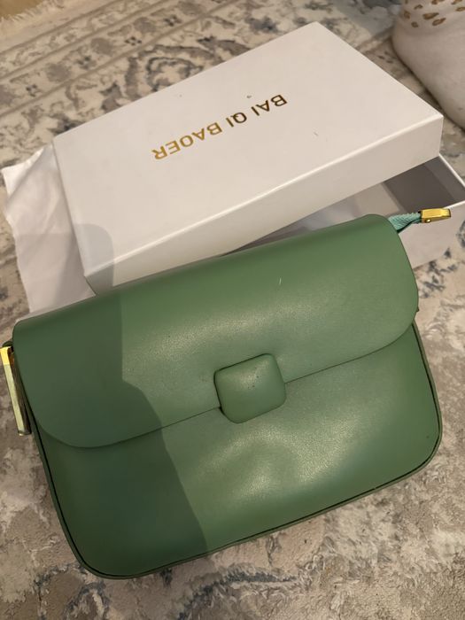 Продам новую зеленую сумку