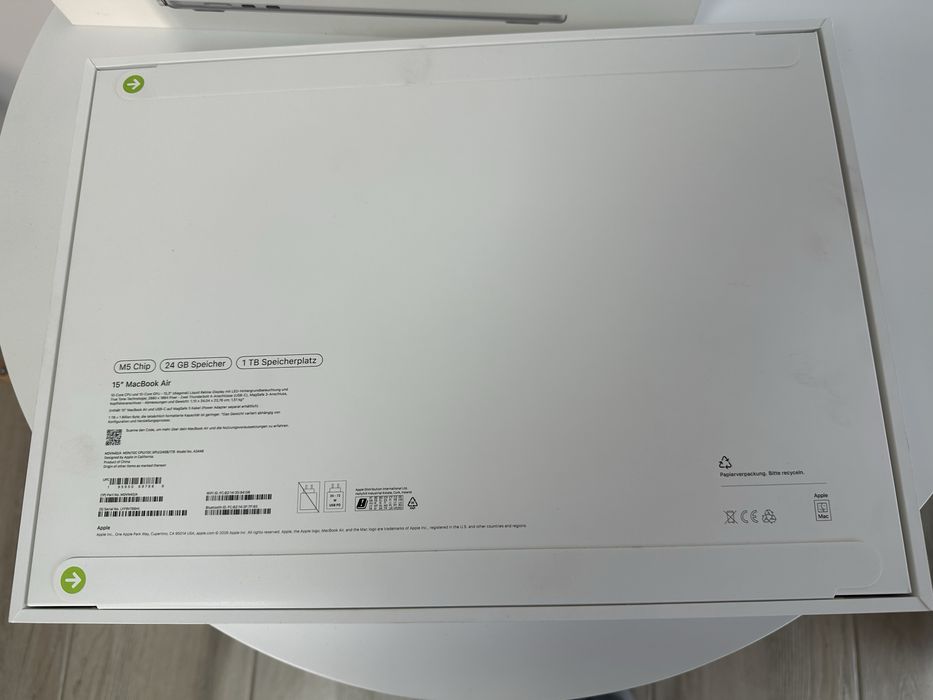 Macbook Air M5 ecran 15’ Ram 24GB 1TB memorie sigilate black si silver