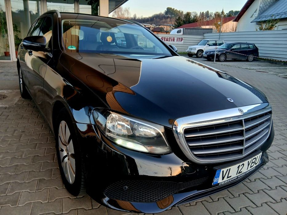 Mercedes-Benz E220 2018 4MATIC 15900€ Impecabil