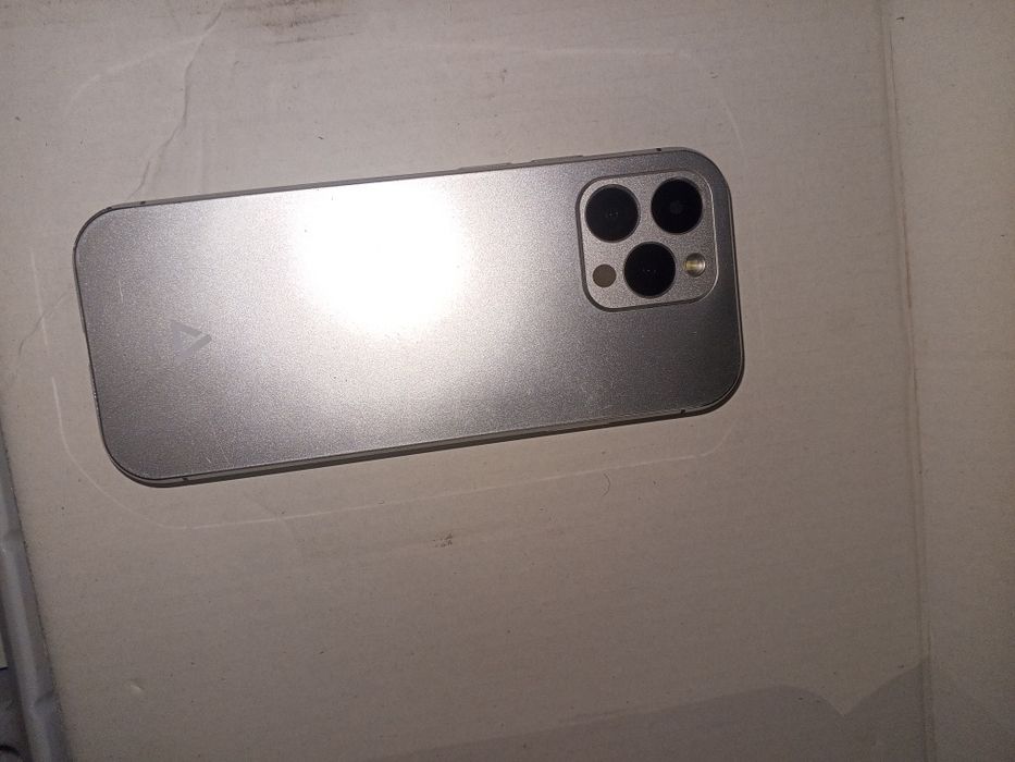 Ajib telefon sotiladi