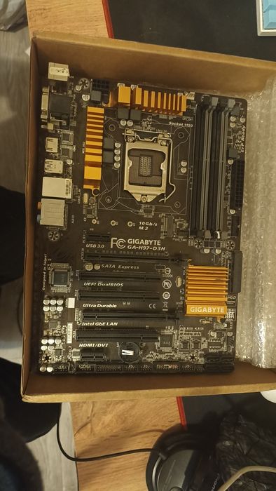 Продам материнскую плату gigabyte