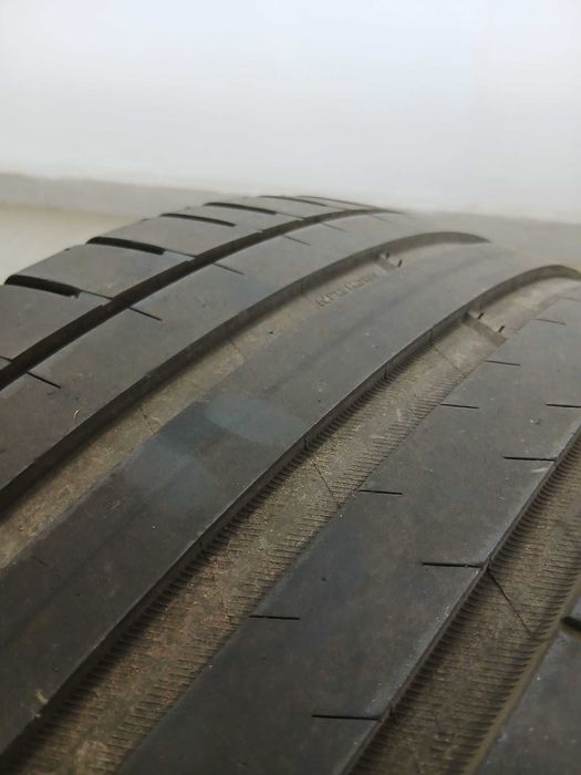 Set anvelope 2x MICHELIN 255/45 R19 vara PILOT SPORT 4 SUV  cu 2x MICHELIN 245/45 R19 PRIMACY 3 vara