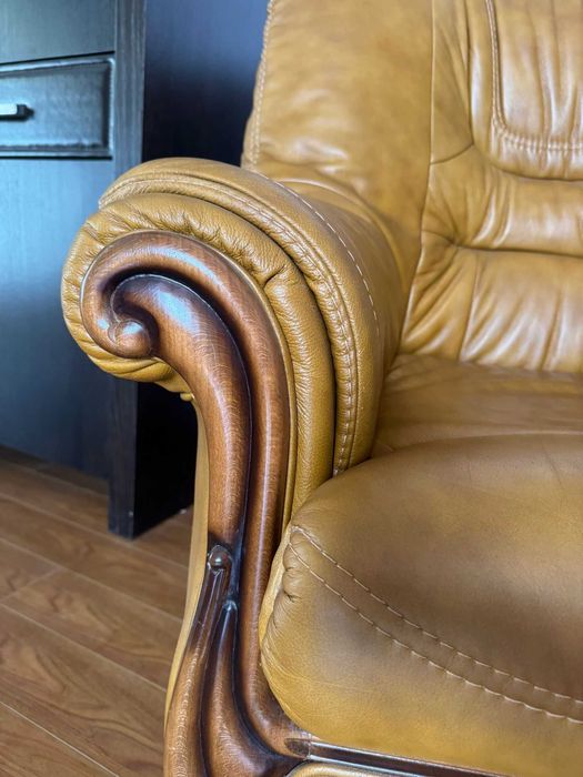 Fotoliu din piele naturala, in stare foarte buna