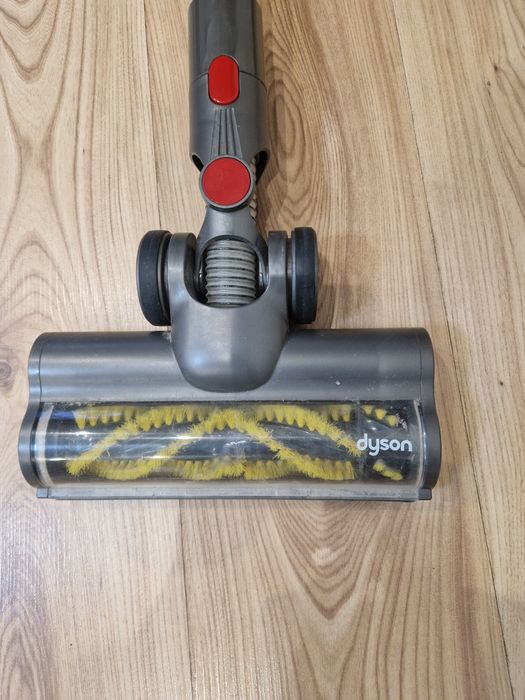Продается пылесос б/у  dyson