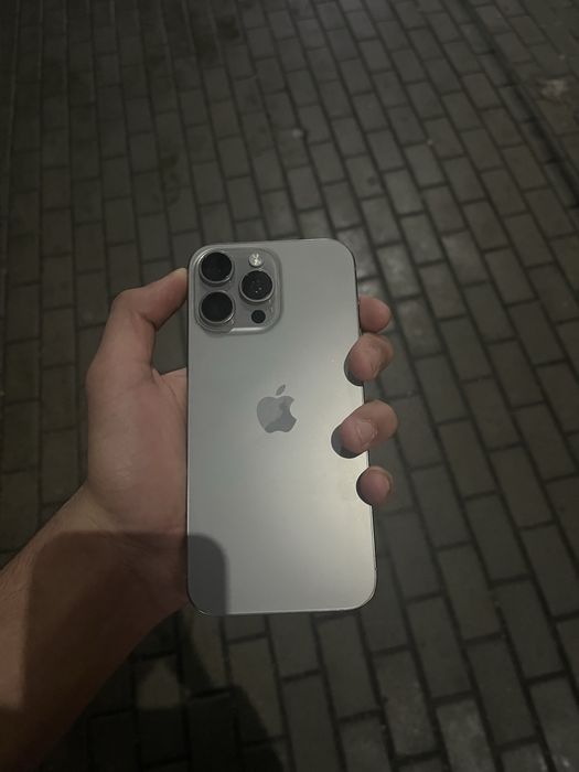 Продаю Iphone 16 pro max 256gb