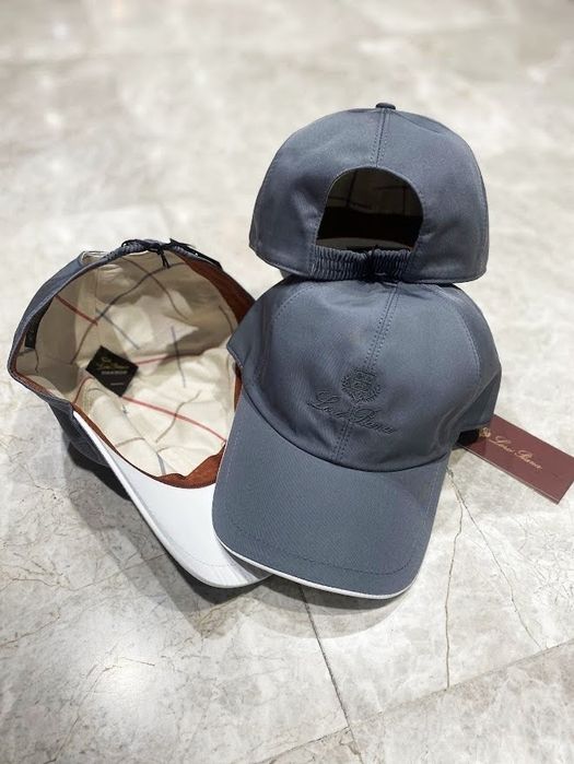 Sapca Loro Piana  material raiat sau  in  sau poliester sau blugi