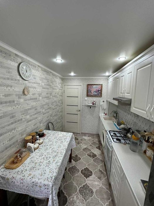 Продам 4 комнатную квартиру