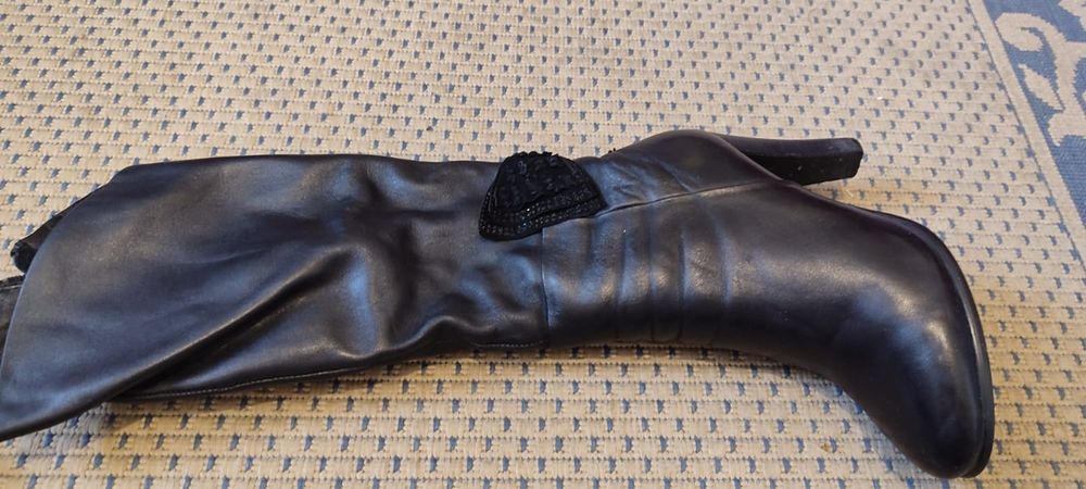 Продам ботфорты кожанные