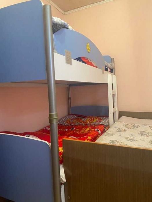 Продам спальный 2-ух ярусный гарнитур Турецкий