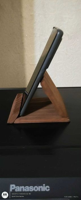 Дървена стойка за телефон