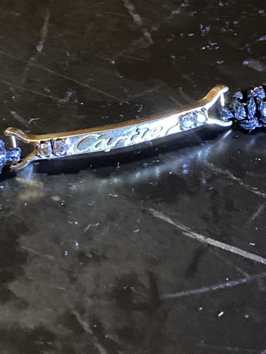 Златна гривна с естествени диаманти