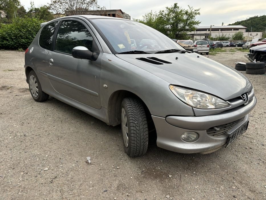 Пежо 206 2.0 бензин на части.