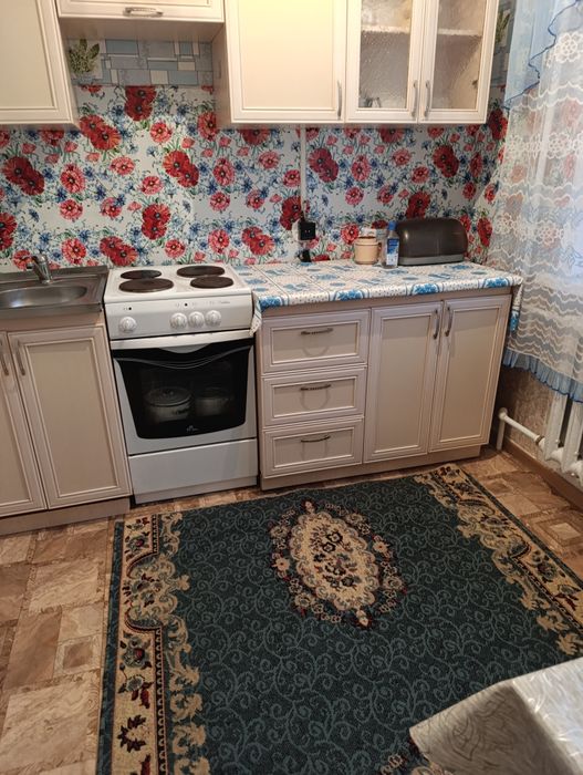 Сдам однокомнатную женщине.