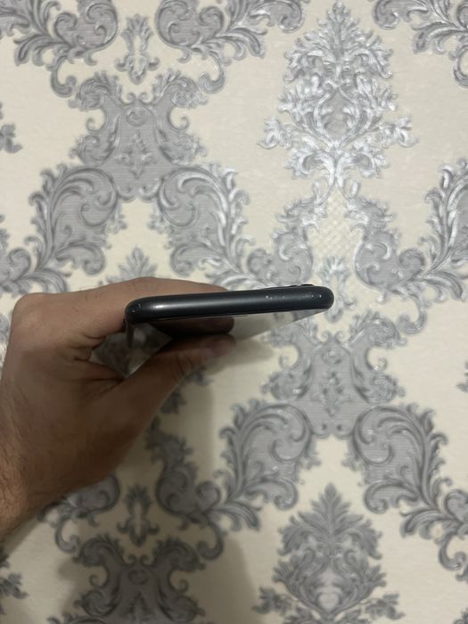 Продам IPhone 11 64gb