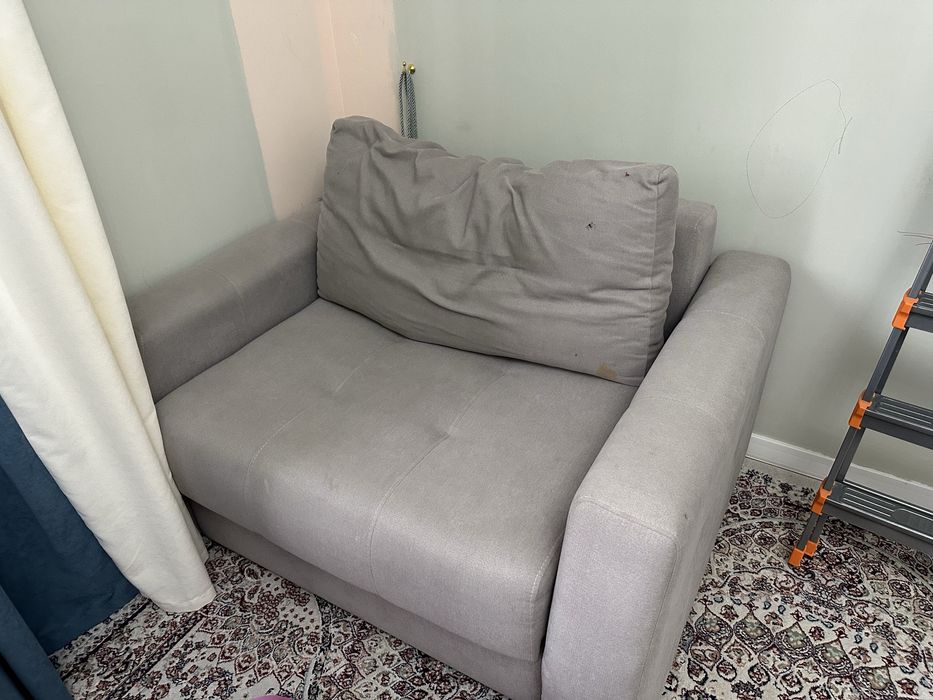 Мини диван с пуфиком