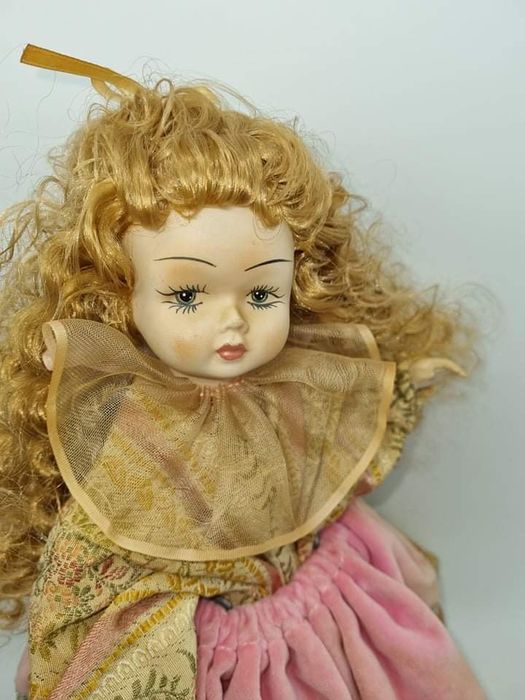 Papusa portelan biscuit Capodimonte