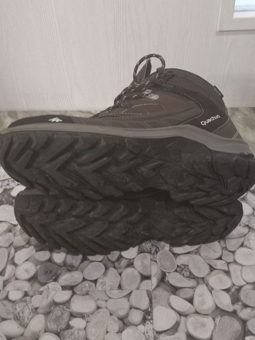 Продавам зимни боти за туризъм и сняг