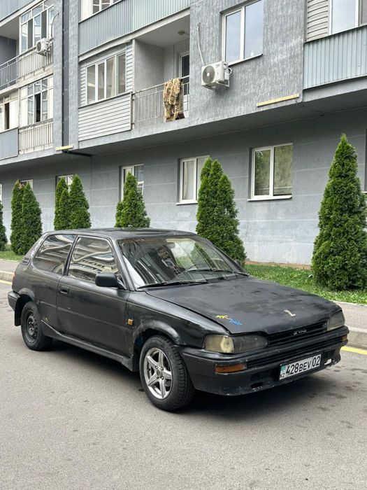 Тайота каролла 1990