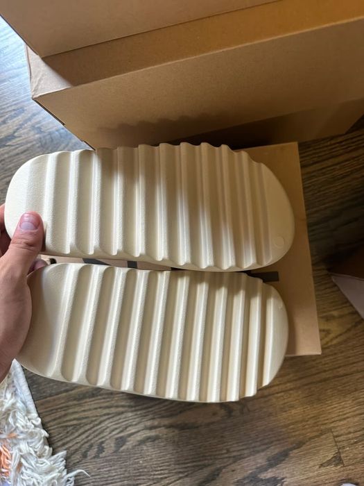 Adidas Yeezy Slide Bone - чисто нови