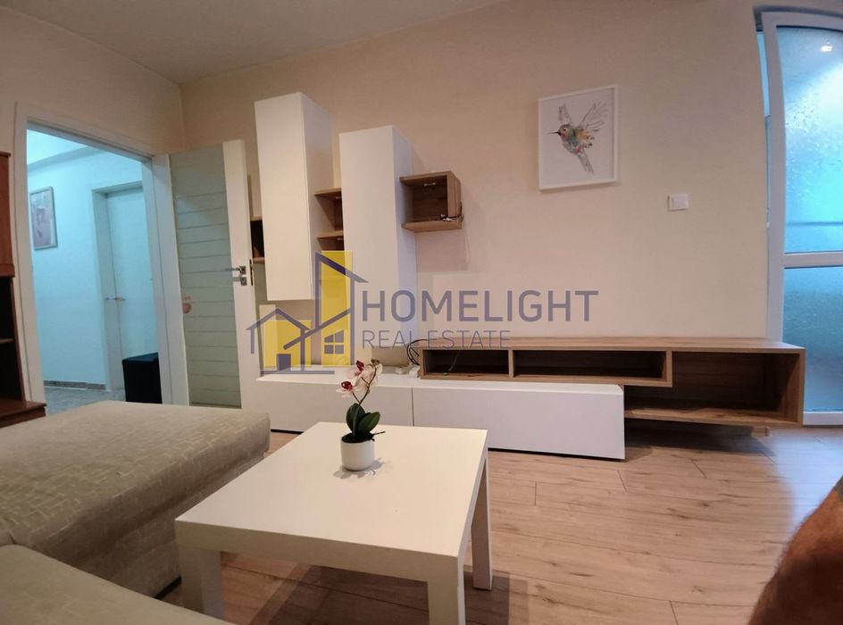 Дава се под наем Тристаен апартамент в София, Център - 100 кв.м за 698.19 € - Снимка #1