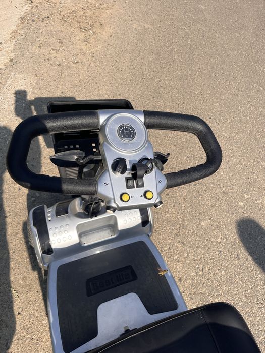 Scuter/caricior electric