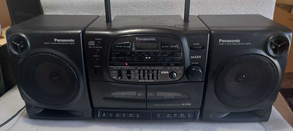 Panasonic RX-DT600 двукасетъчен радиокасетофон със CD плейър