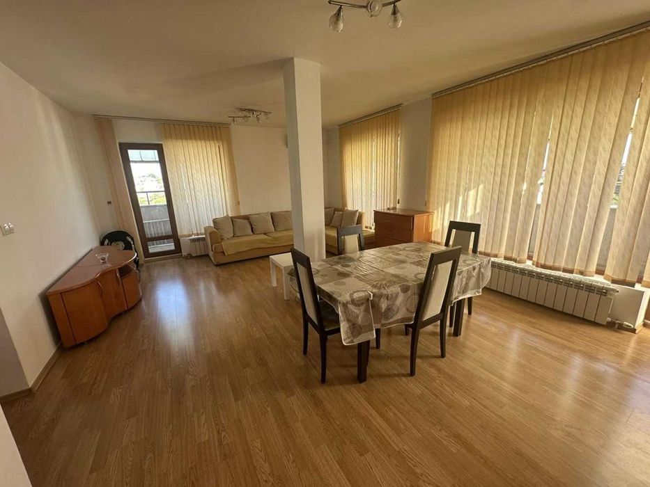 Дава се под наем Тристаен апартамент в Пловдив, Център - 125 кв.м за 612 € - Снимка #1