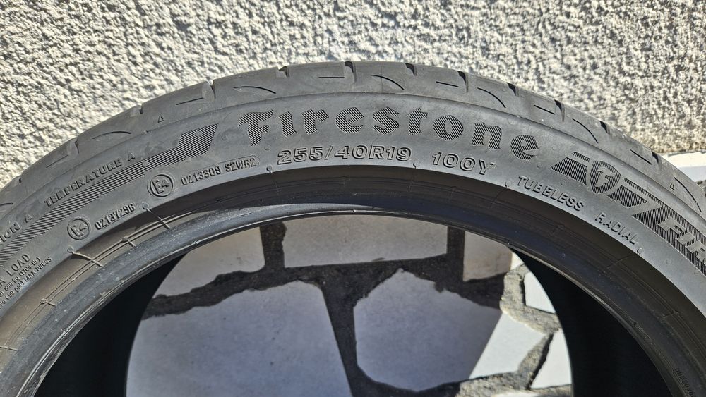 Летни гуми Firestone  4бр. 255/40R19